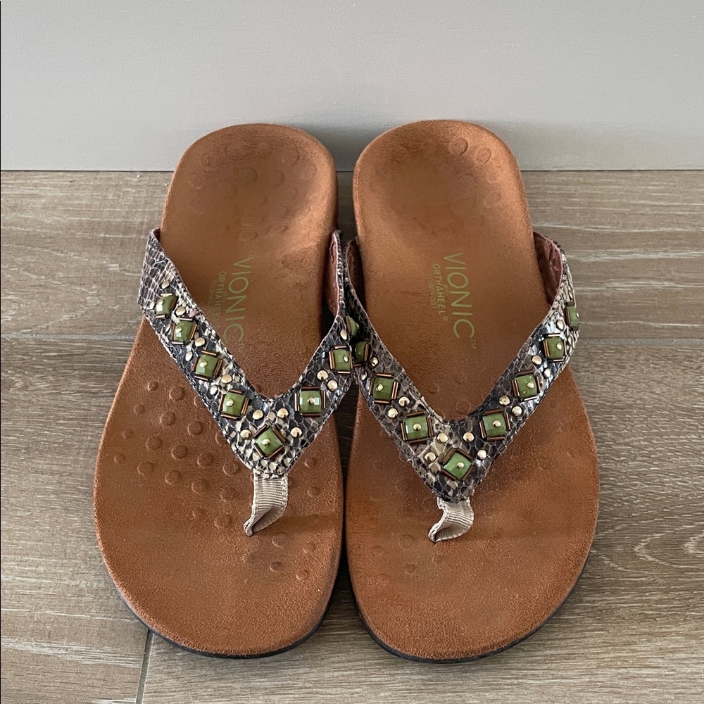 Vionic Women's Sandals with Green Beads